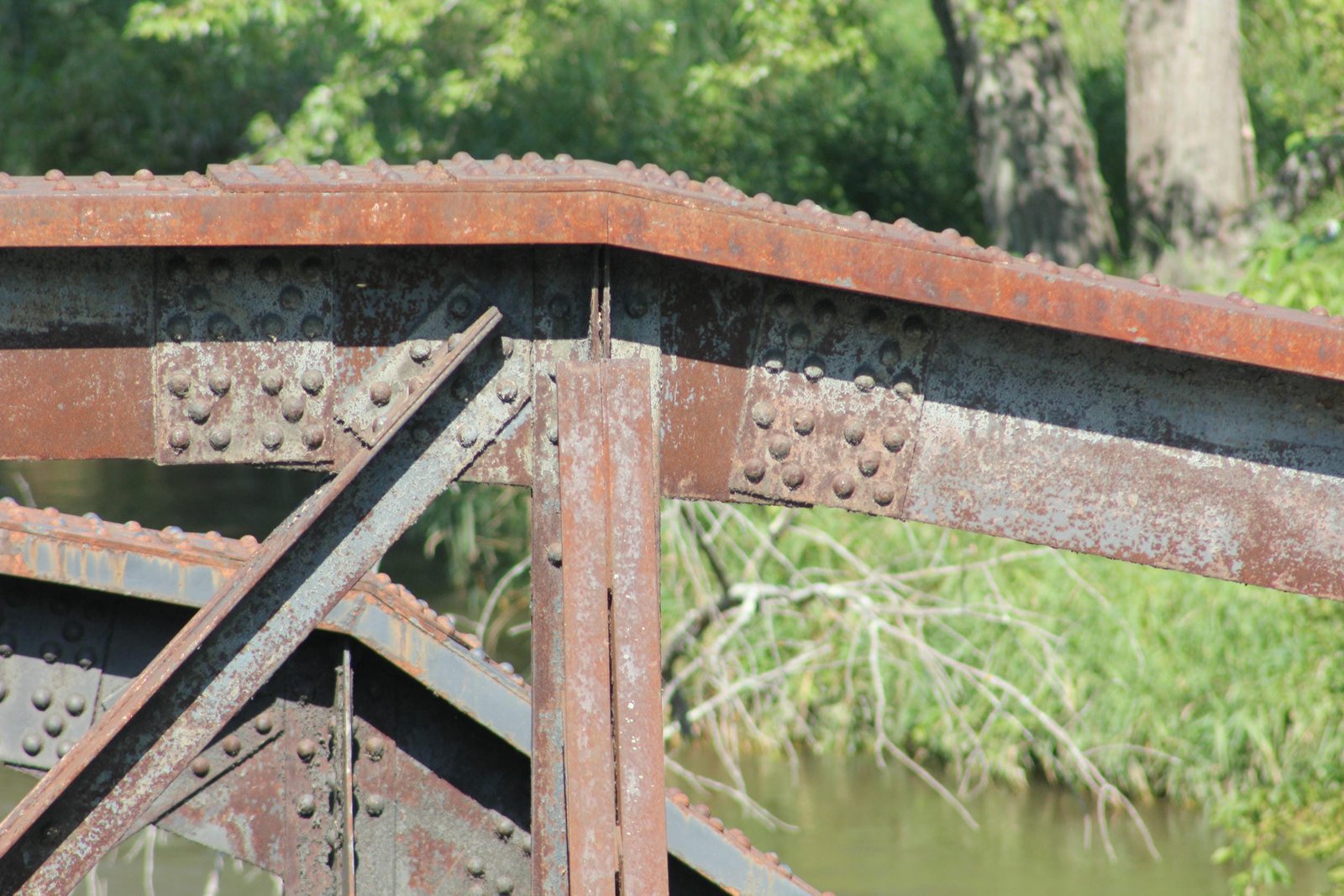 Upper angle connection